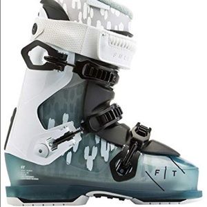 Full Tilt Women’s Plush 6 Ski Boots
